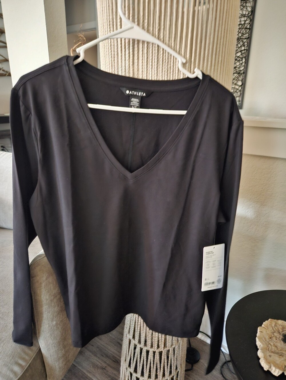 NWT Athleta Black V-Neck Long Sleeve Performance Top